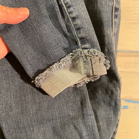 Hollister Women's Classic Blue Skinny Jeans - Picture 4 of 4